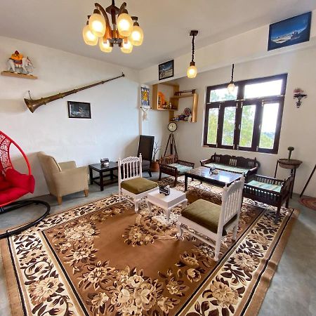 Redeem Cafe & Homestay McLeod Ganj Esterno foto