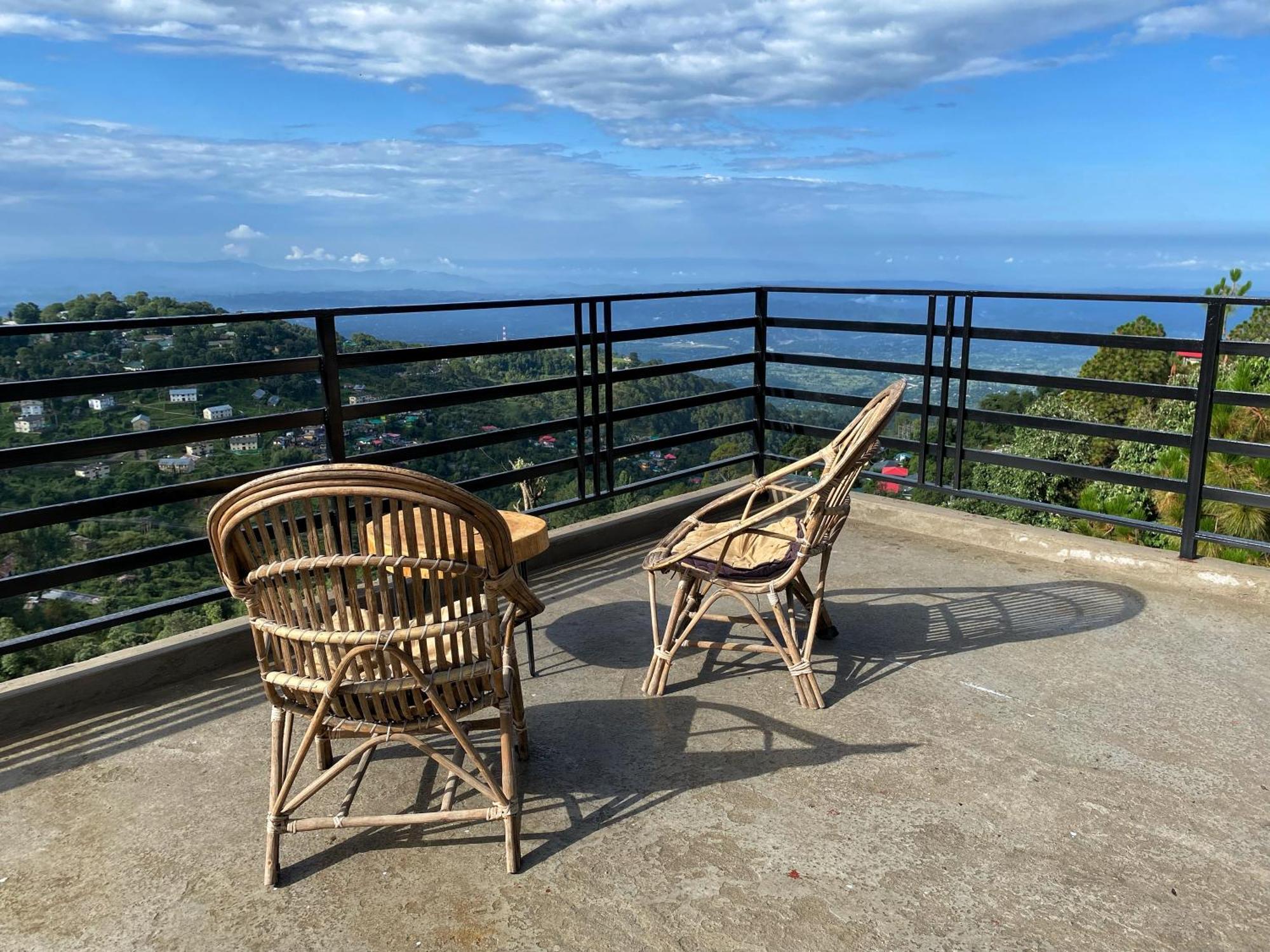Redeem Cafe & Homestay McLeod Ganj Esterno foto